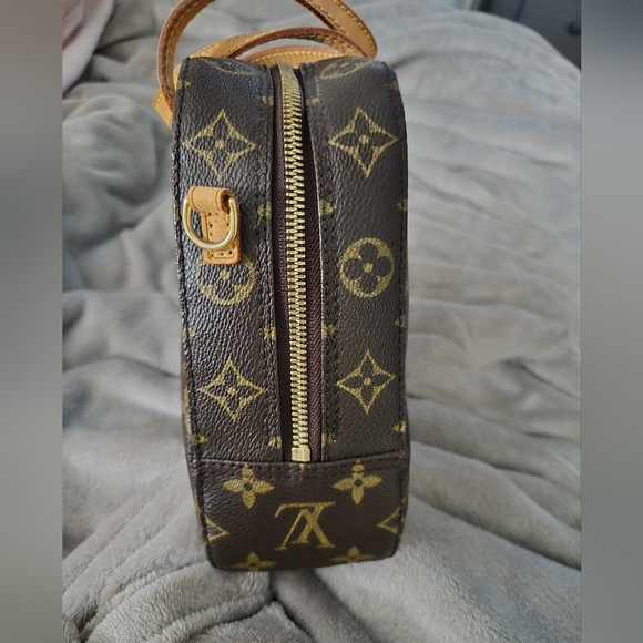 Authentic Louis Vuitton Spontini Brown Monogram Women's Bag - Picture 4 of 14